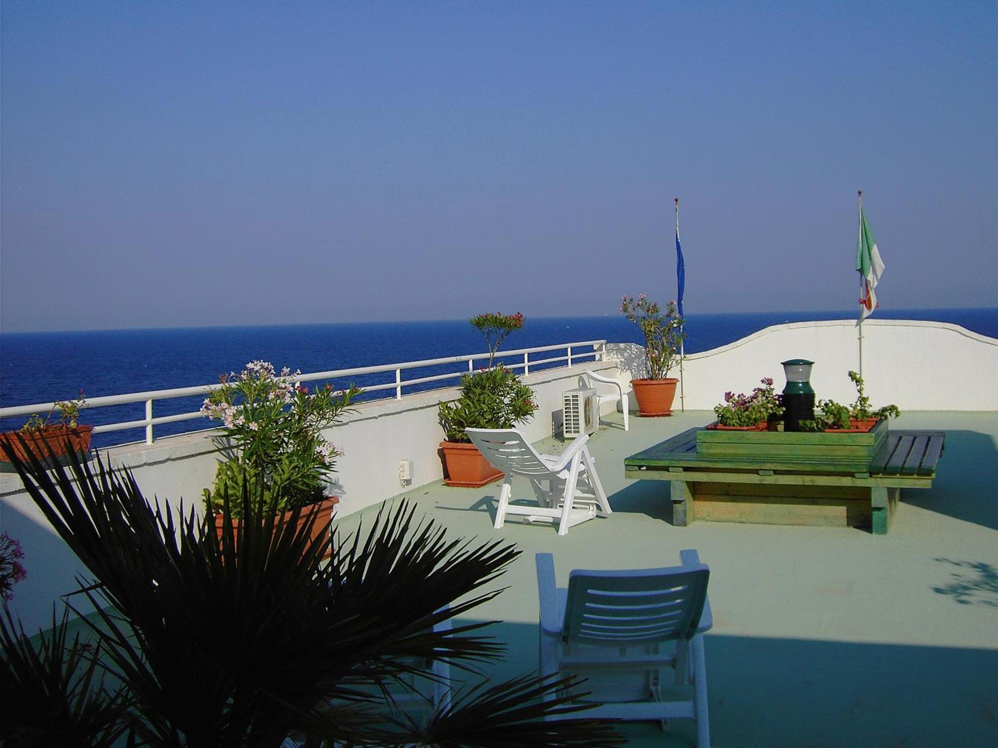 Hotel Il Vascello Marina Serra Ngoại thất bức ảnh